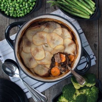  Lancashire Hotpot: A Symphony of Savory Depth and Melt-in-Your-Mouth Tenderness!